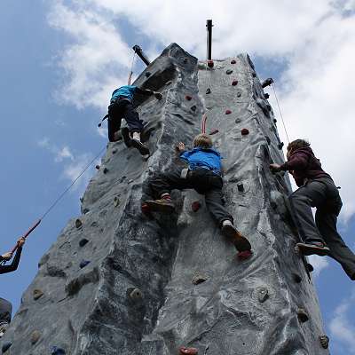 climbing wall at mojo active