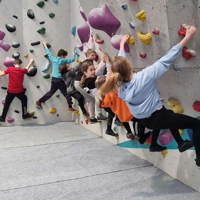 HOLIDAY CLUB WITH CLIMBING AT BLOC (9 YRS +)