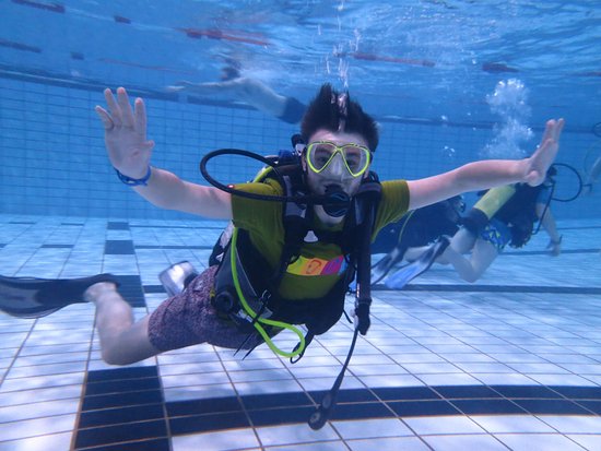 SCUBA 4-day Open Water Dive course (10 YEARS +)